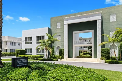 9920 Collins Ave #21 1