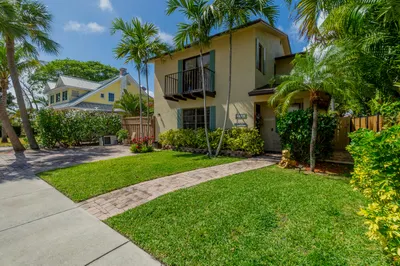 1827 N Palmway 1