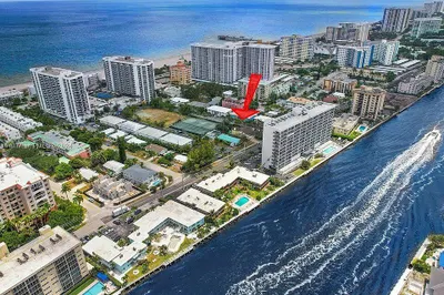 524 N Riverside Drive 1