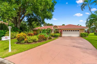 1395 SW Bent Pine Cove 1