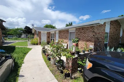 1235 NW 12th St 1