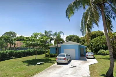 932 SW 20th Court 1