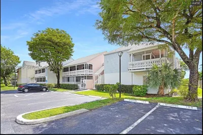 10521 Mahogany Key Cir #207 1