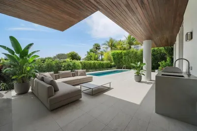 210 SE MIZNER Boulevard #101 1