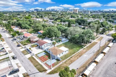 2490 NW 60th St 1