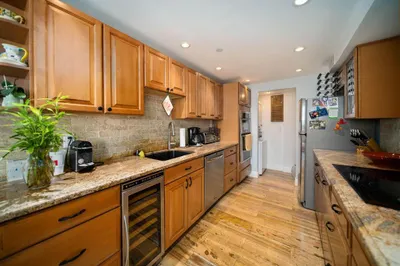 859 Jeffery Street #404 1