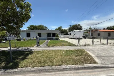 3320 E 10th Ave 1