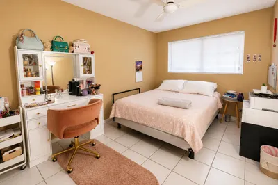 5203 NE 24th Terrace #B108 1