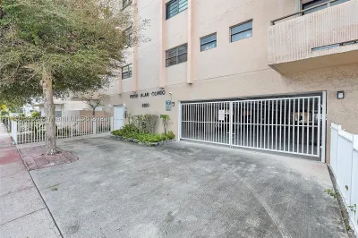 6880 Abbott Ave #402 1