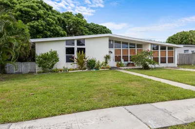 642 W Ocean 1