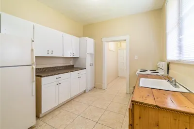 541 NE 2nd Avenue #B 1