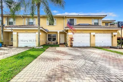 8952 NW 53rd St 1