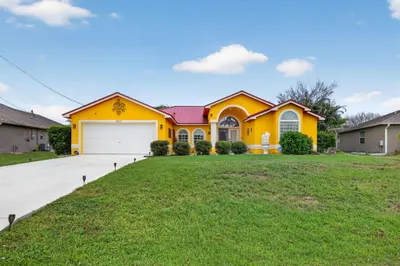 3077 SE Galt 1