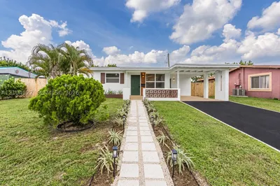 471 SW 27th Ter 1