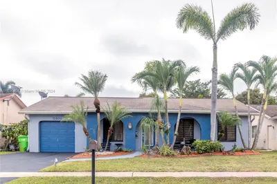 10800 NW 21st Ct 1