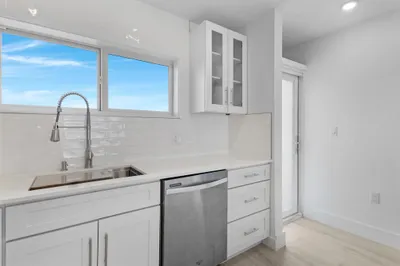 500 SE 21st Avenue #805 1
