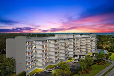 935 E Causeway Boulevard #406 1