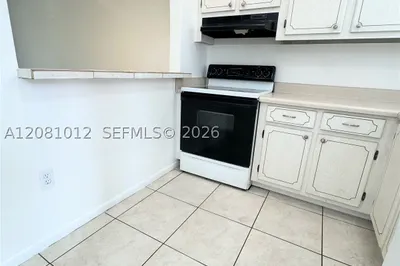 8220 Sunrise Lakes Blvd #307 1