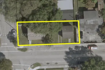 261 NW 67th St 1