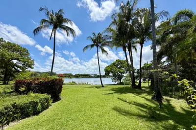6001 Le Lac Road 1