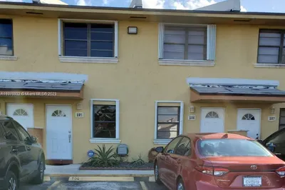 200 SW 113th Ave #106 1
