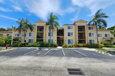 140 Yacht Club Way #305 1