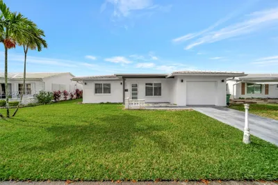 8502 NW 59th St 1