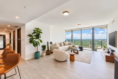 1000 Brickell Plz #4706 1