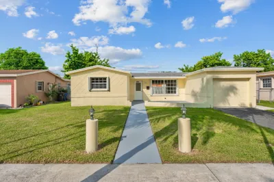 3921 NW 35th Terrace 1