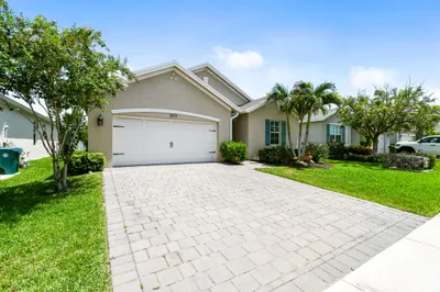 1693 NE White Pine Terrace 1