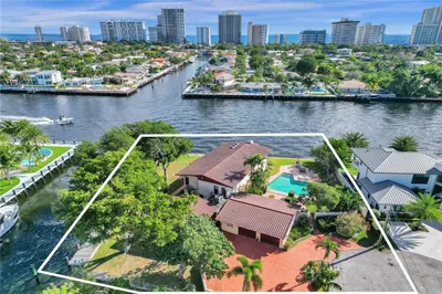 3081 NE 40th Ct 1