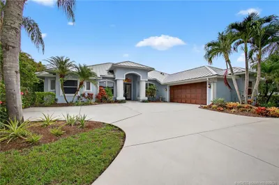 4821 SW Lake Grove Circle 1
