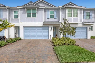 137 SE Birch Terrace 1