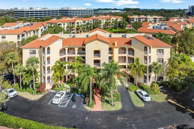 300 Uno Lago Drive #401 1