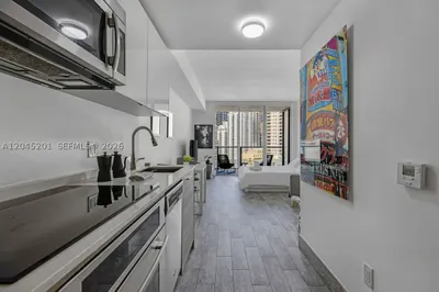 1300 Brickell Bay Dr #2713 1