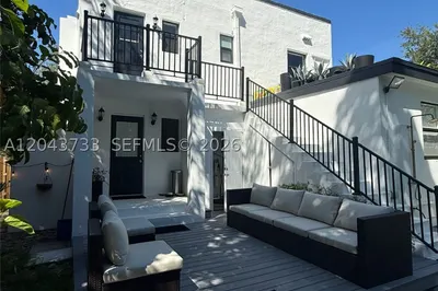 528 NE 70th St #Top 1