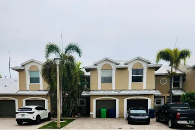 5512 NW 90th Ter 1