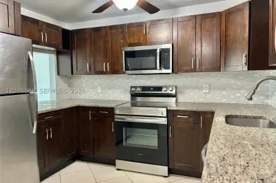 9411 Evergreen Pl #303 1