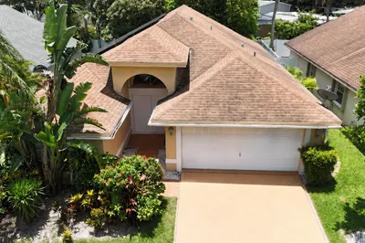 1059 Fairfax Circle W 1