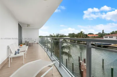 9400 W Bay Harbor Dr #303 1