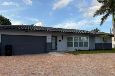 2521 NE 45th Street 1