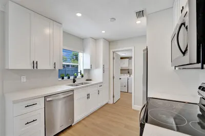 421 NW 39th Avenue 1