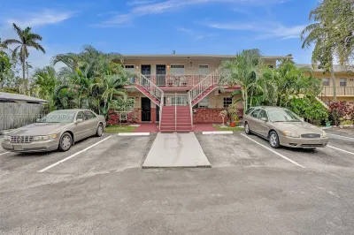 1211 NE 23rd Ave 1