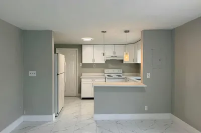 605 NW 9th Avenue 1