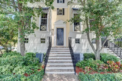 75 NE 5th Avenue NE #U 1