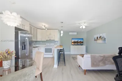 2716 NE 30th Pl #207C 1