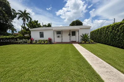 790 E 6th Pl 1