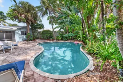 254 NW 6th Avenue 1