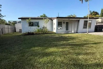 2748 SW 46th Court 1