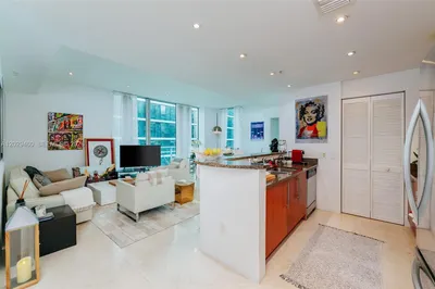 300 S Biscayne Blvd #T-3702 1